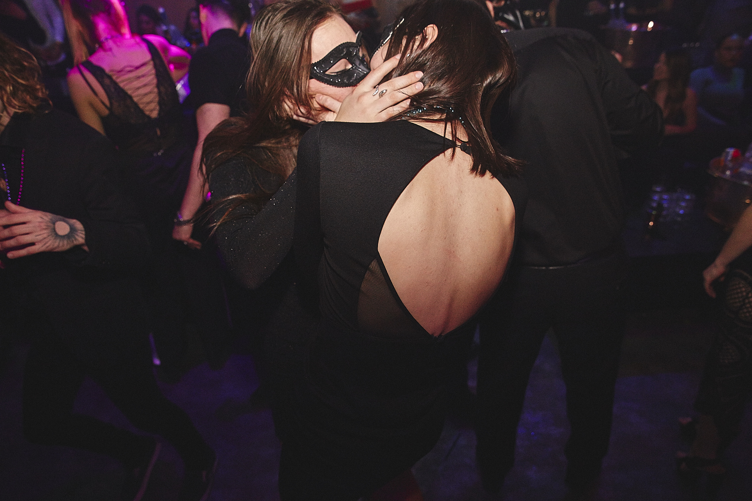 Party Mardi Gras sexy et carnavalesque à la Voûte [Photos]