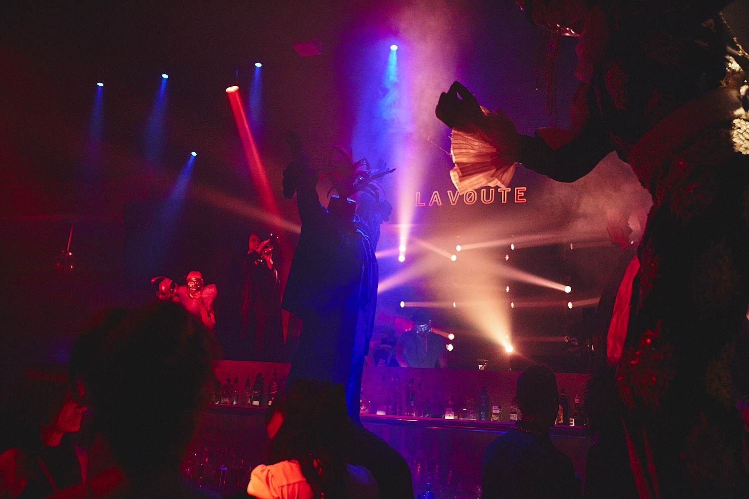 Party Mardi Gras sexy et carnavalesque à la Voûte [Photos]