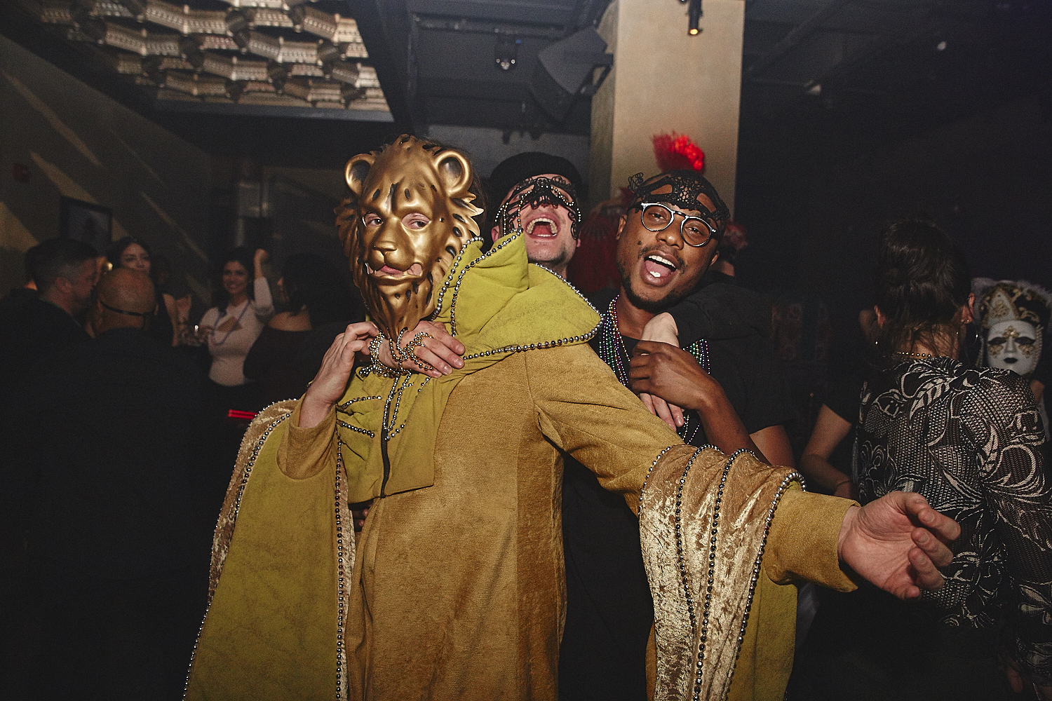 Party Mardi Gras sexy et carnavalesque à la Voûte [Photos]