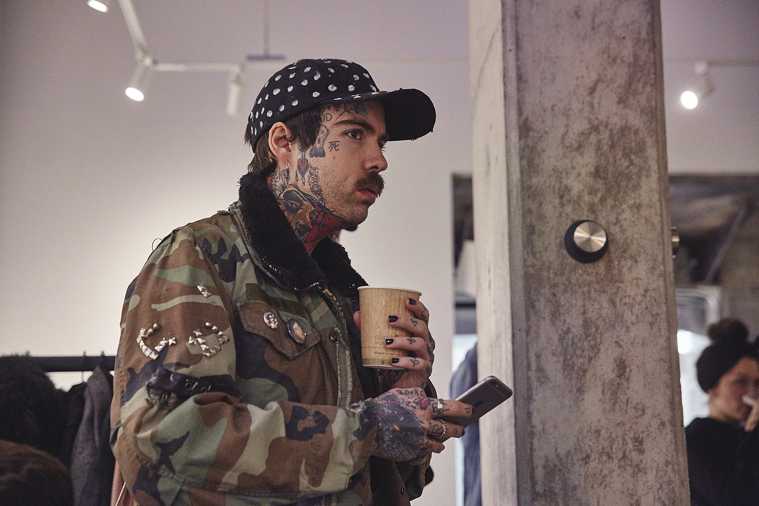 Guillaum Chaigne lance sa collection originale lors d'une soirée immersive [Photos]