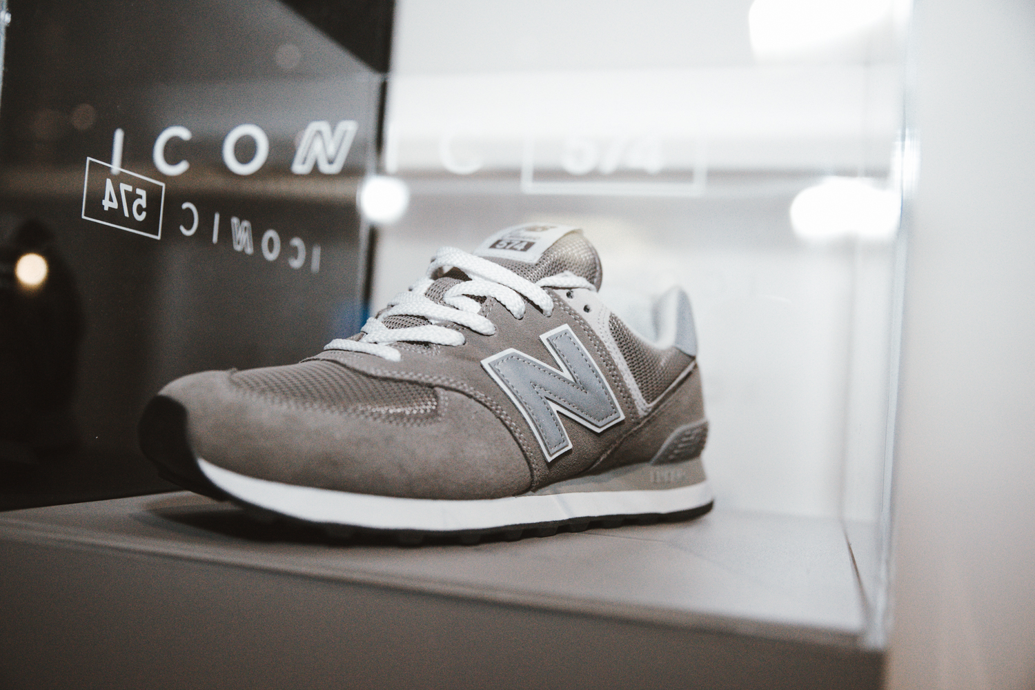 New Balance souligne l'héritage de son modèle 574 au Off the Hook [Photos]