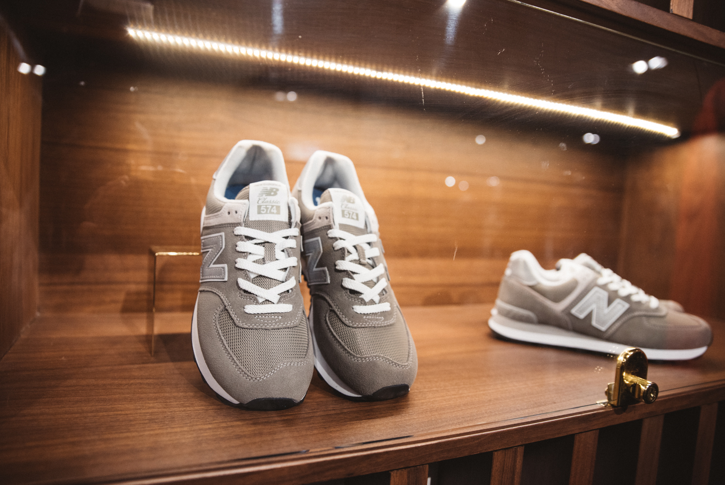 New Balance souligne l'héritage de son modèle 574 au Off the Hook [Photos]