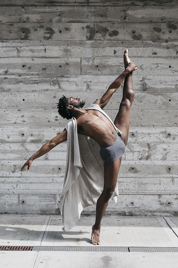Melika Dez réalise de superbes photographies de danse en milieu urbain