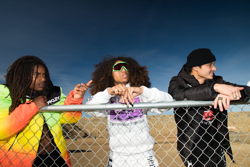 Oakley s'inspire des motocross dans sa capsule 'Thermonuclear Protection' [Photos]