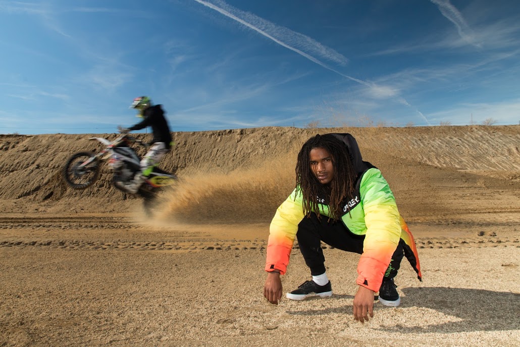 Oakley s'inspire des motocross dans sa capsule 'Thermonuclear Protection' [Photos]