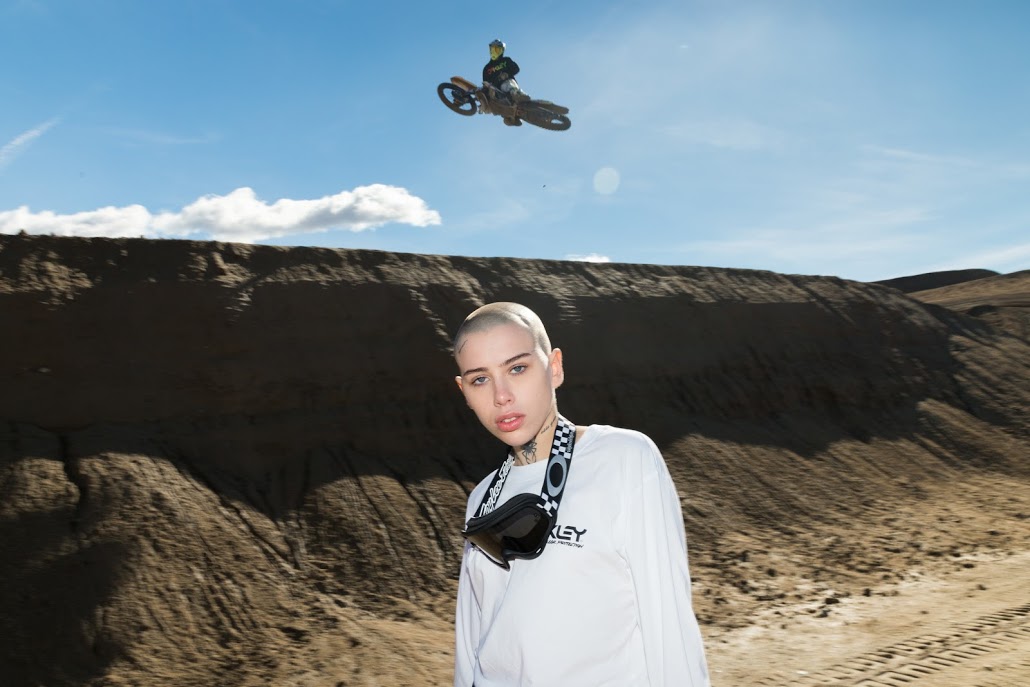 Oakley s'inspire des motocross dans sa capsule 'Thermonuclear Protection' [Photos]