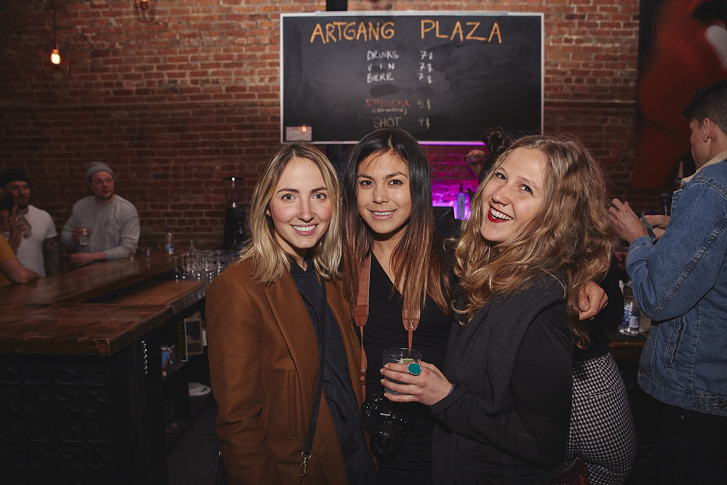 Vernissage de «You don't know me» par le photographe Drowster [Photos]