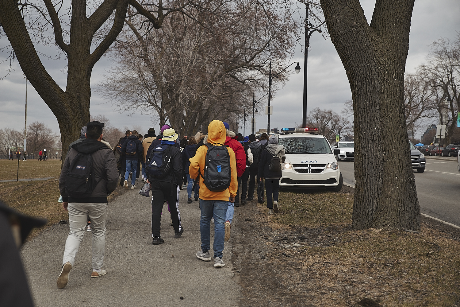 Des milliers de Montréalais célèbrent le 420 au Mont-Royal [Photos]