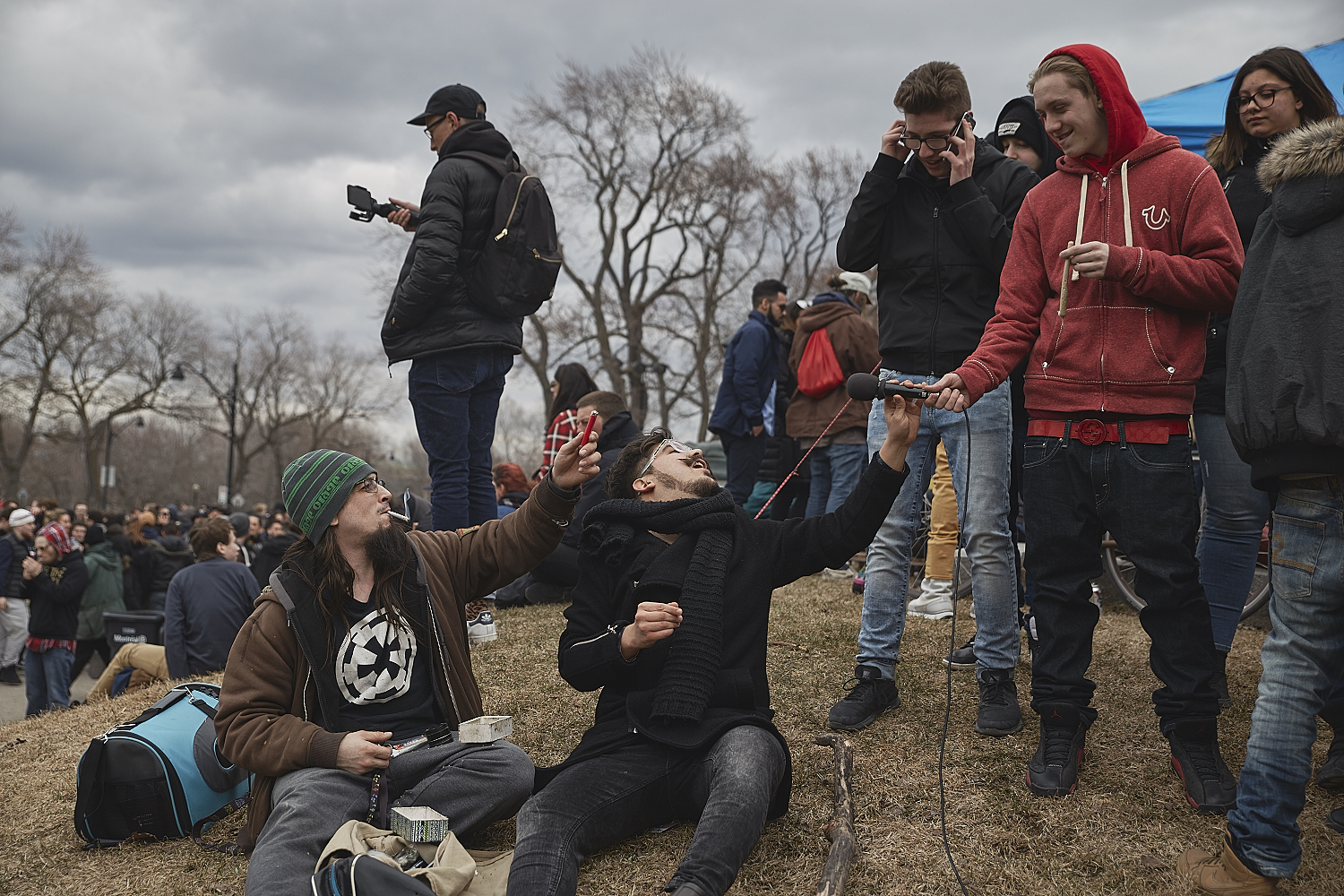 Des milliers de Montréalais célèbrent le 420 au Mont-Royal [Photos]