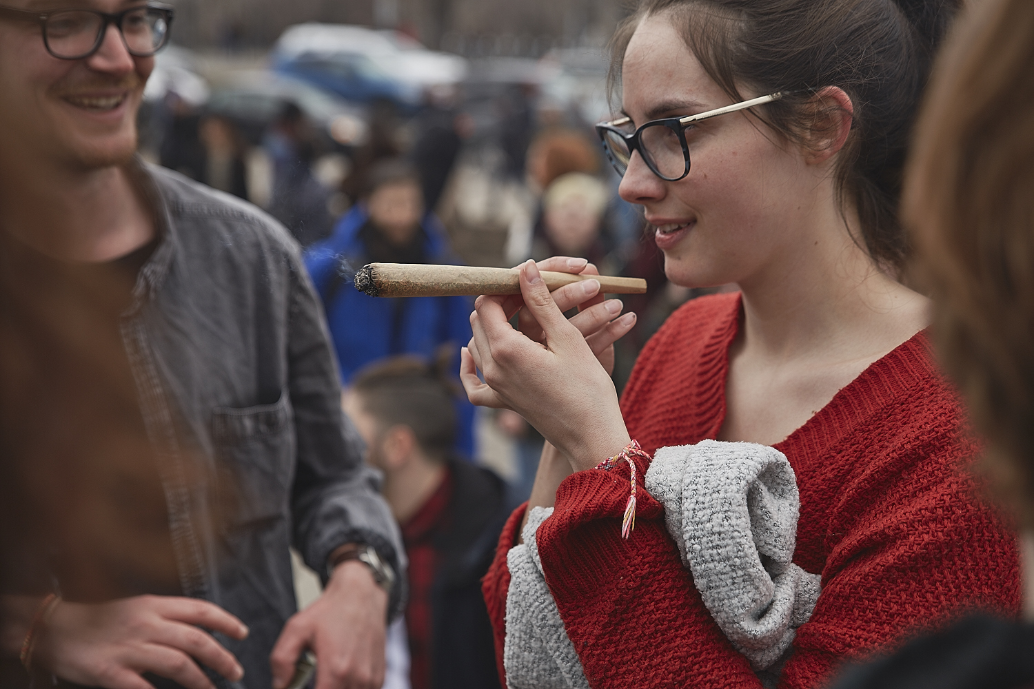 Des milliers de Montréalais célèbrent le 420 au Mont-Royal [Photos]