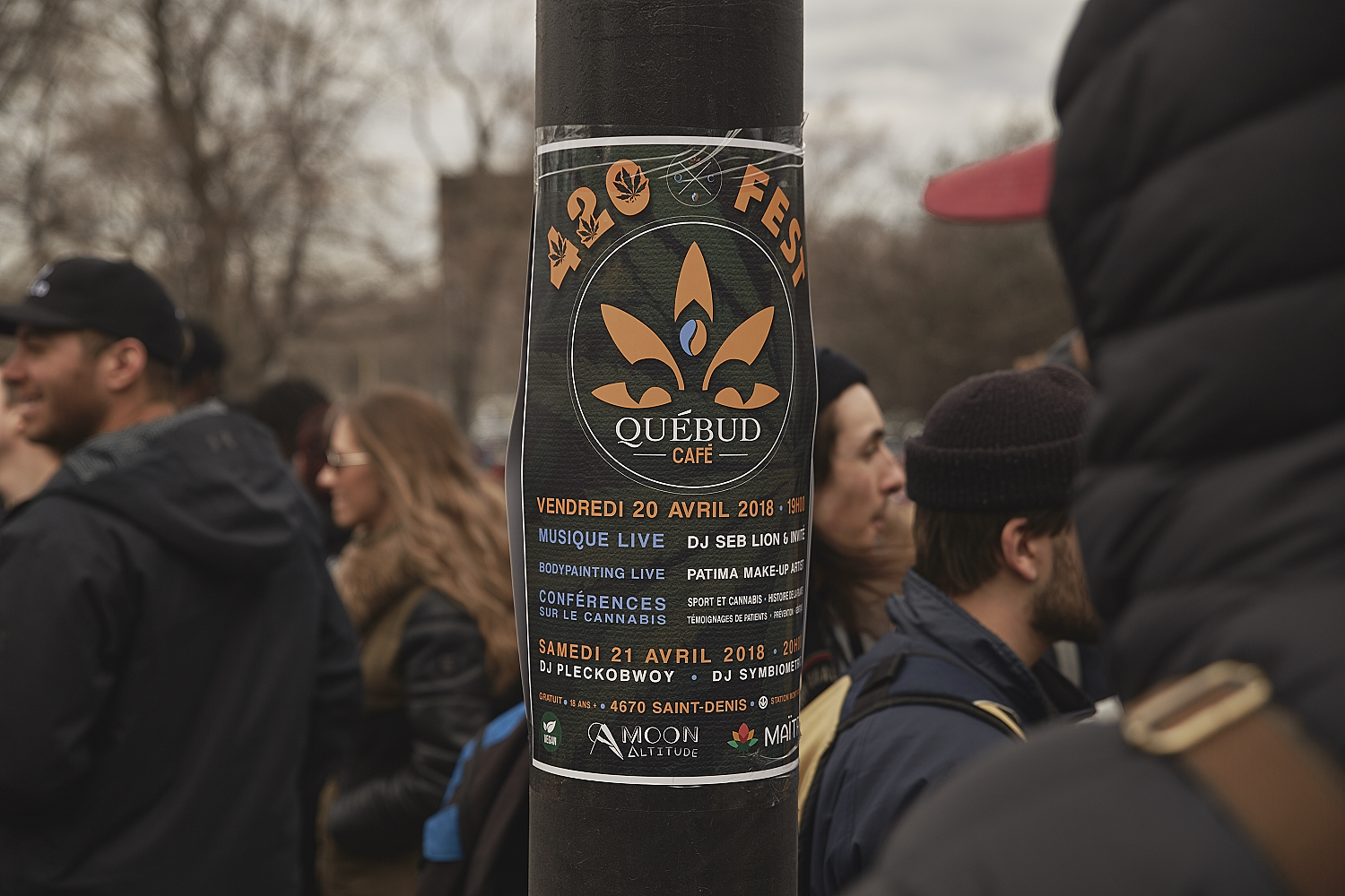 Des milliers de Montréalais célèbrent le 420 au Mont-Royal [Photos]