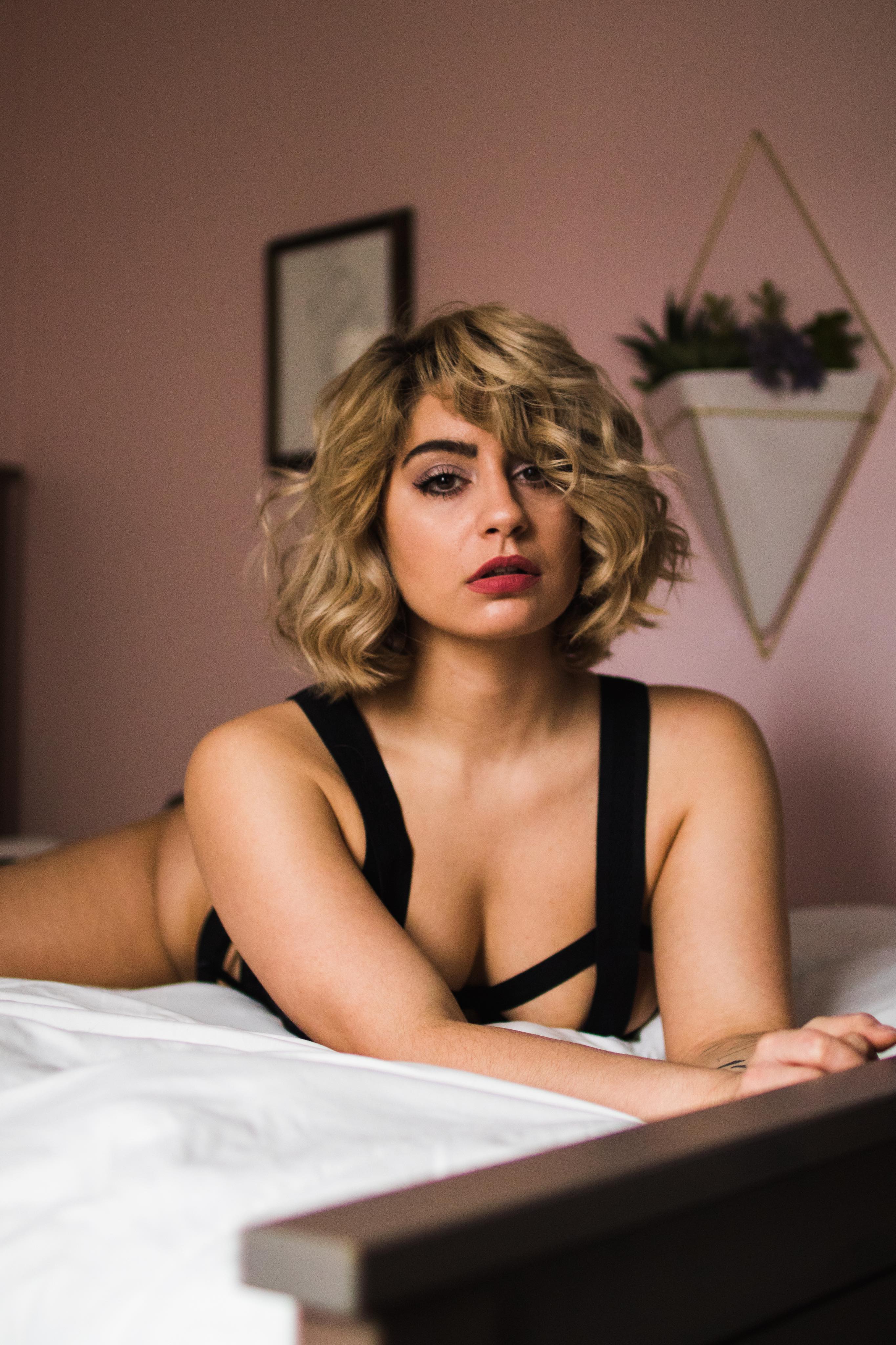 Léonie Gray, la chanteuse décomplexée à la voix de velours [Girl Crush 177]