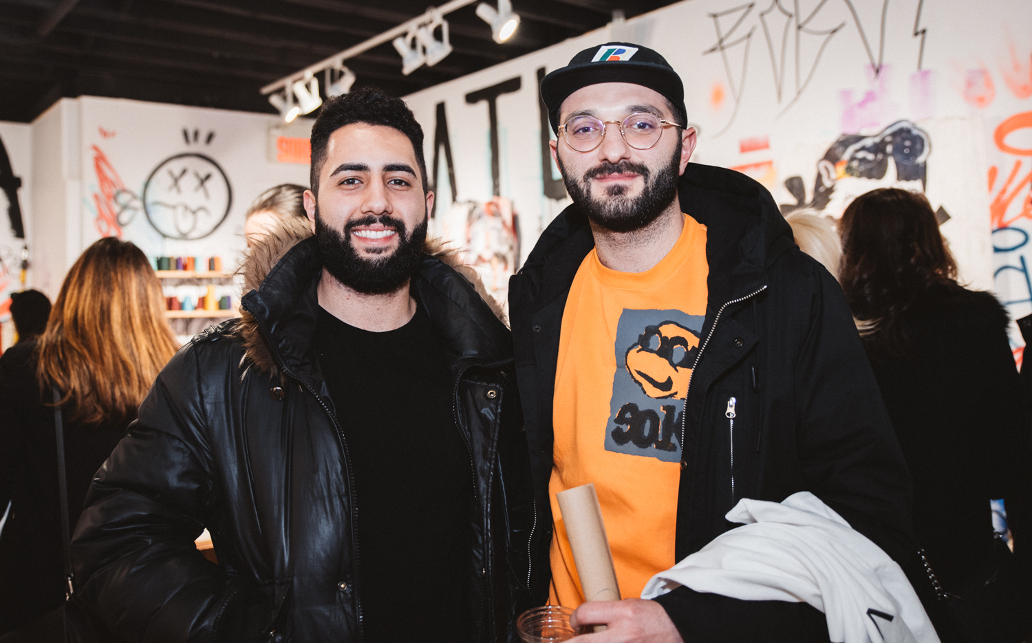 Le fabuleux vernissage de Stikki Peaches, entre art de rue et mode [Photos]