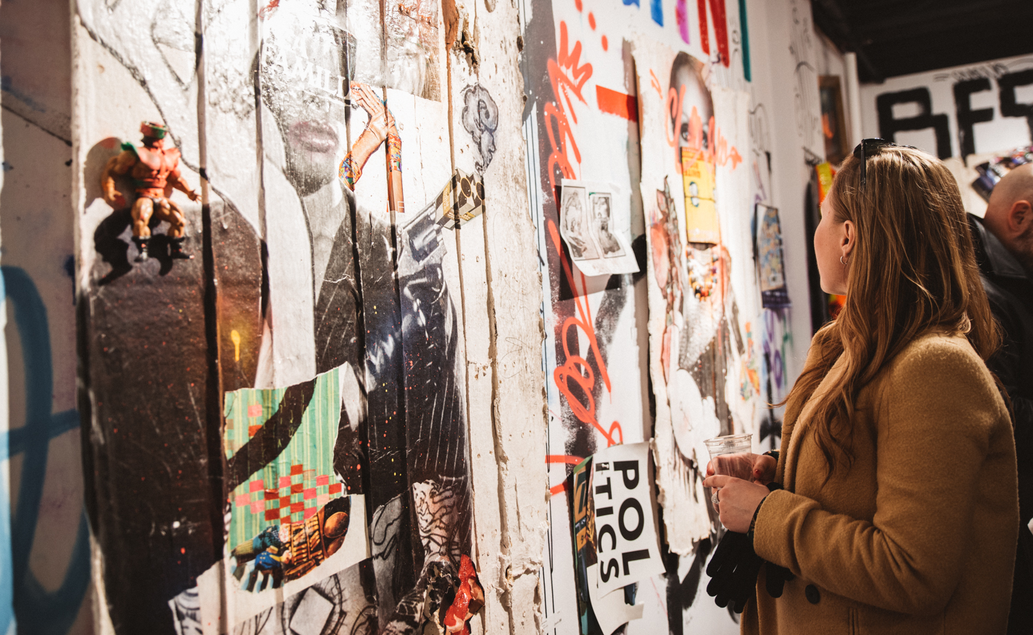 Le fabuleux vernissage de Stikki Peaches, entre art de rue et mode [Photos]