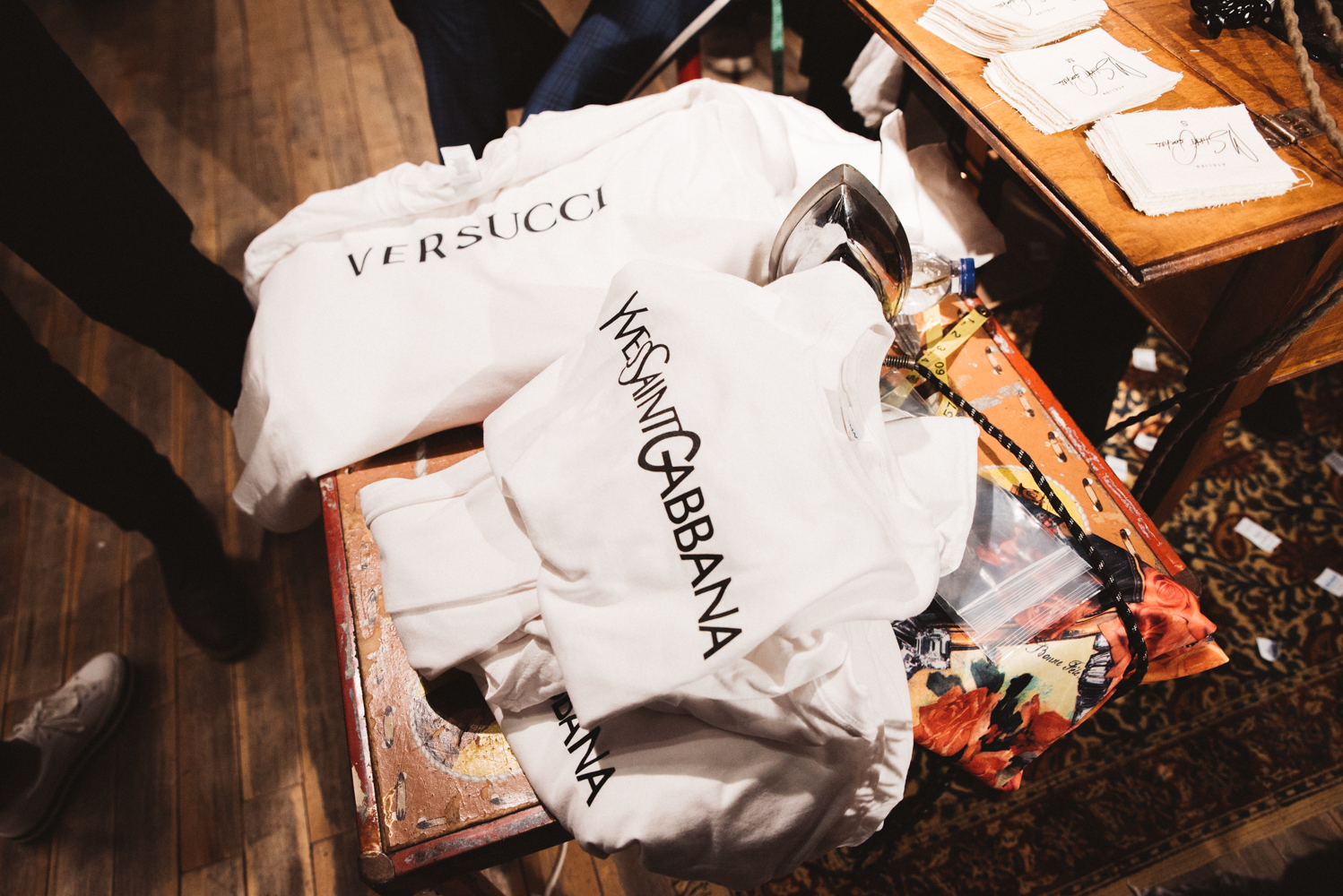 Le fabuleux vernissage de Stikki Peaches, entre art de rue et mode [Photos]