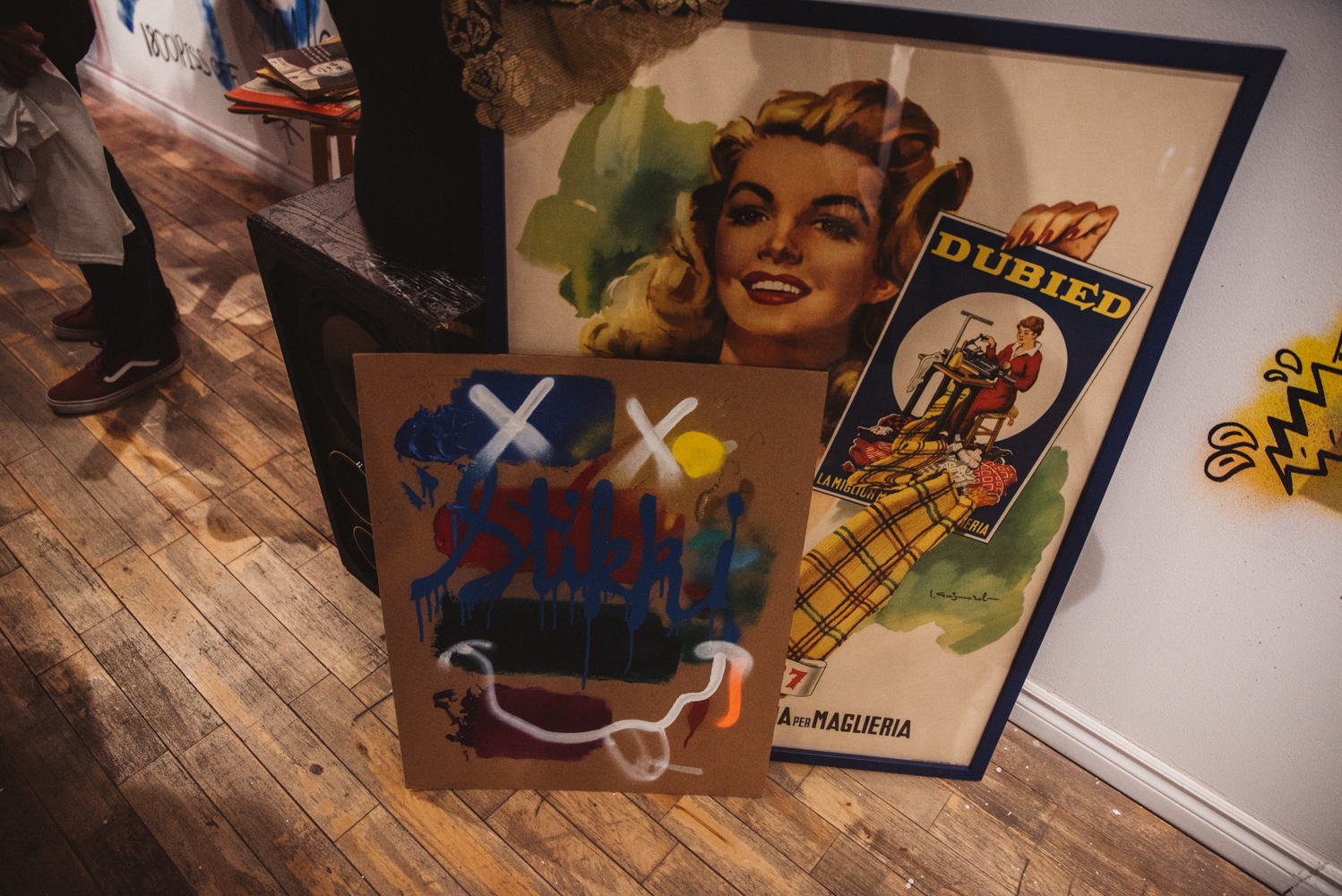 Le fabuleux vernissage de Stikki Peaches, entre art de rue et mode [Photos]
