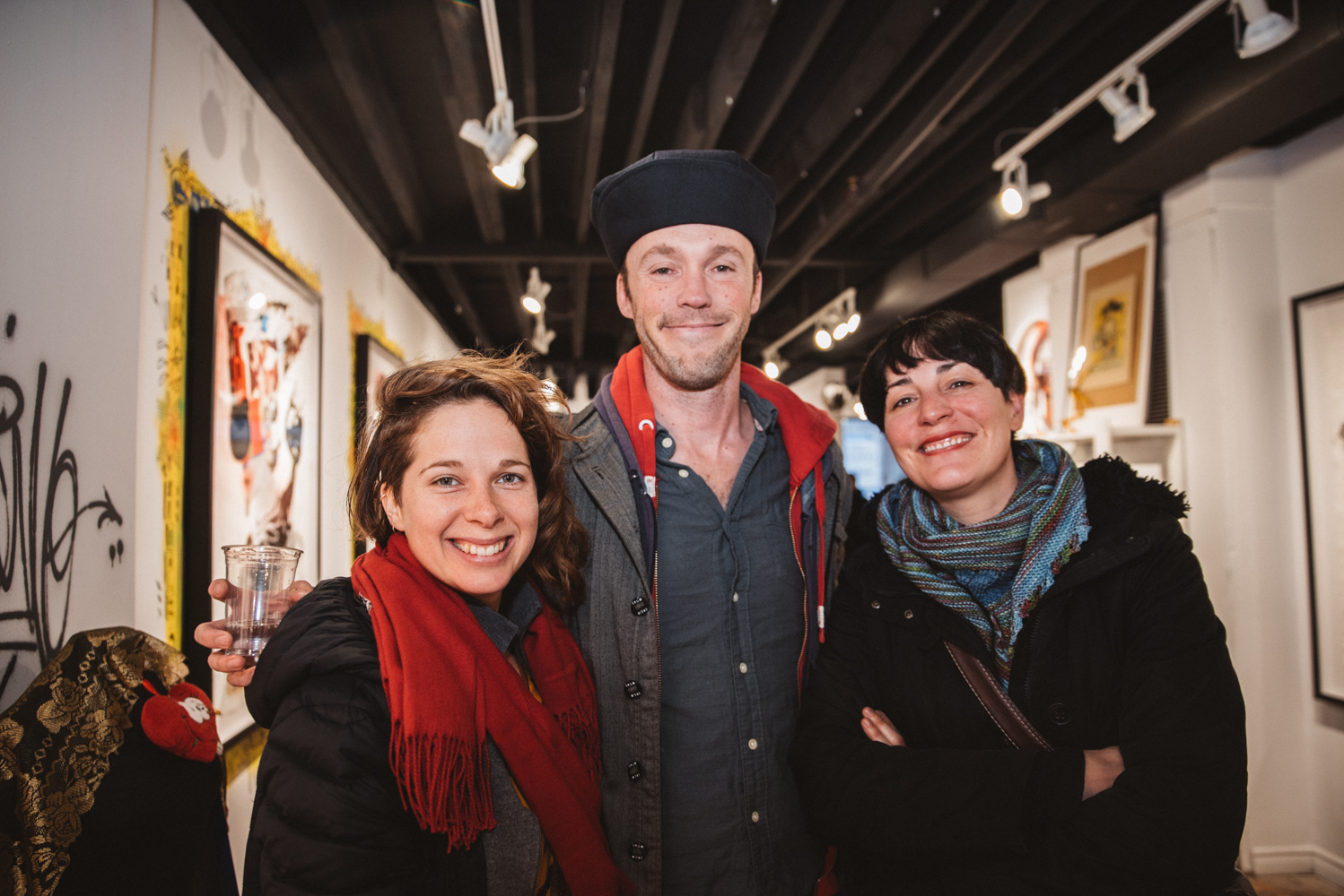 Le fabuleux vernissage de Stikki Peaches, entre art de rue et mode [Photos]
