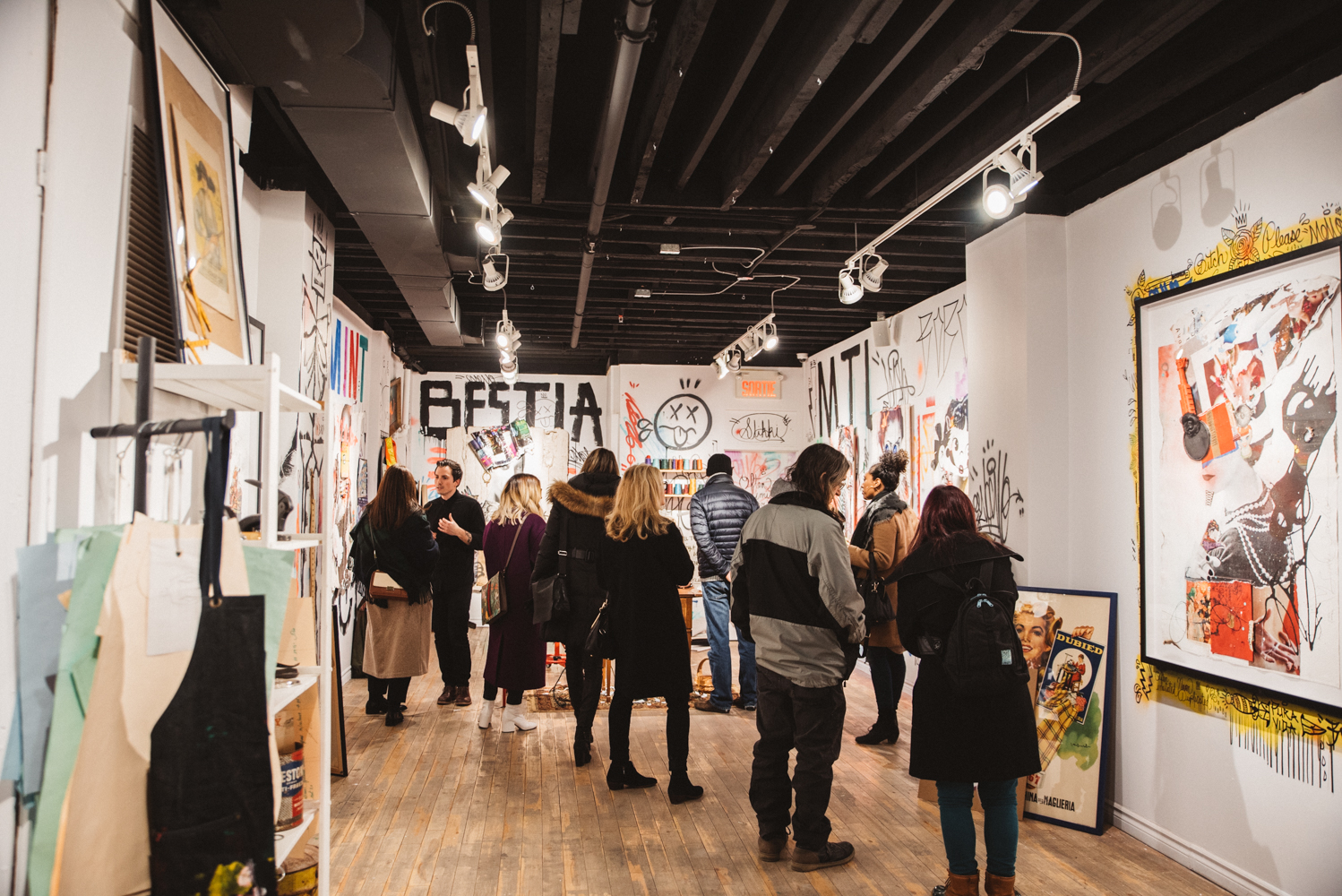 Le fabuleux vernissage de Stikki Peaches, entre art de rue et mode [Photos]
