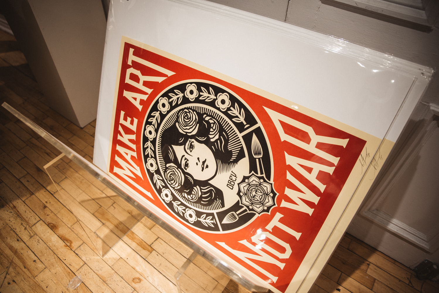Le fabuleux vernissage de Stikki Peaches, entre art de rue et mode [Photos]