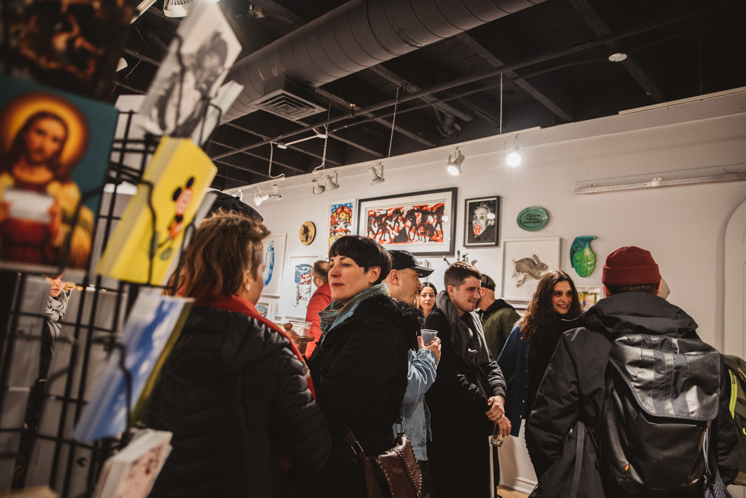 Le fabuleux vernissage de Stikki Peaches, entre art de rue et mode [Photos]