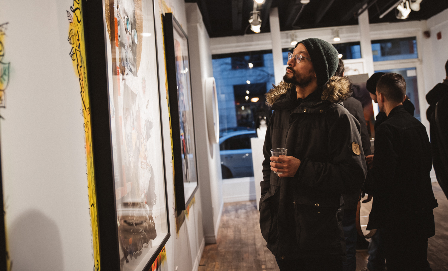 Le fabuleux vernissage de Stikki Peaches, entre art de rue et mode [Photos]