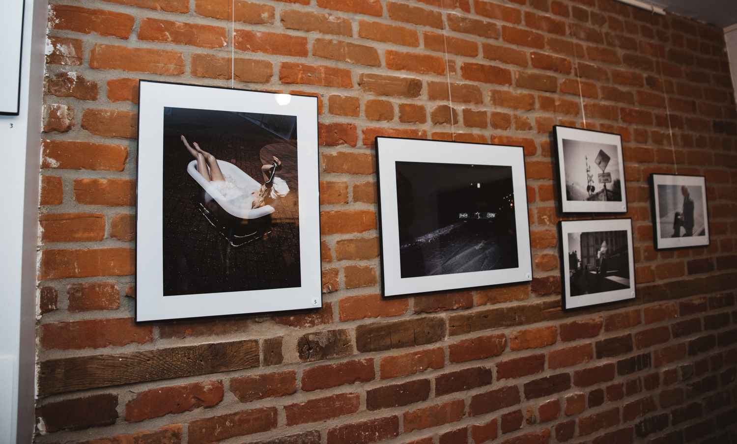 La photographie de rue à l'honneur au vernissage 'Street Photo Vol.2' [Photos]