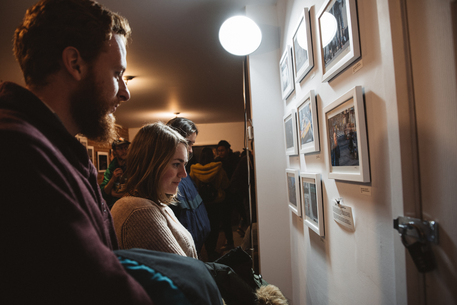 La photographie de rue à l'honneur au vernissage 'Street Photo Vol.2' [Photos]