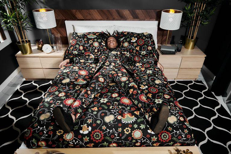 IKEA sort une collection de vestons colorés et excentriques