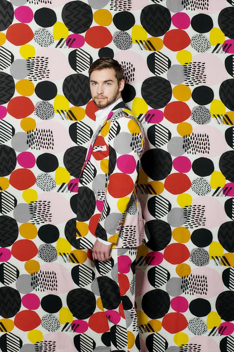 IKEA sort une collection de vestons colorés et excentriques