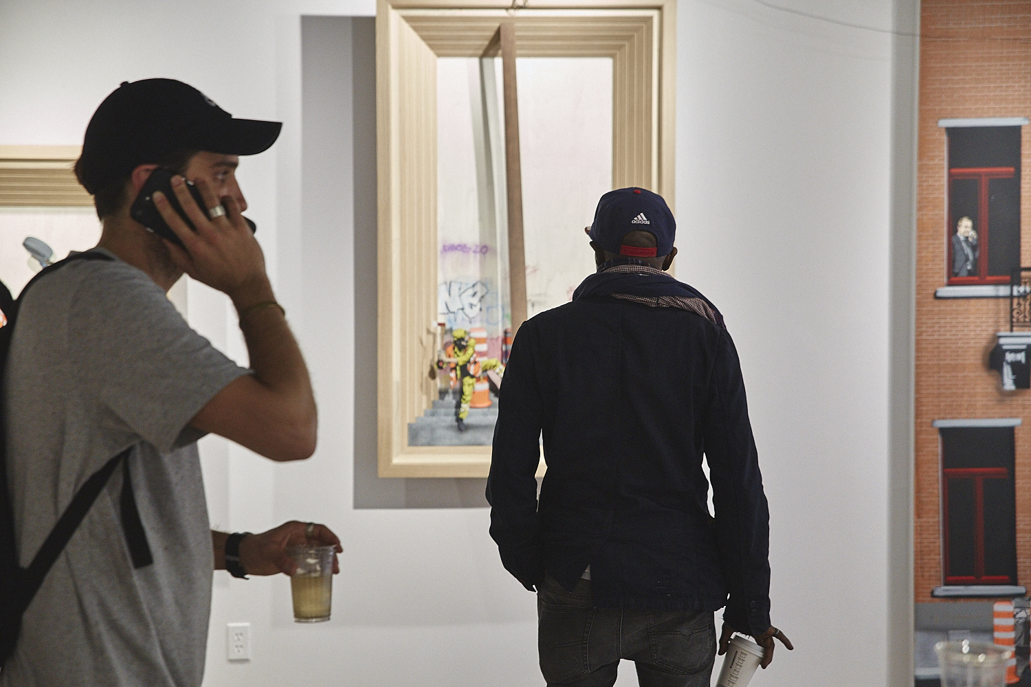 L'expo 'The orange cone festival'  un clin d’œil aux cônes oranges de Montréal [Photo]