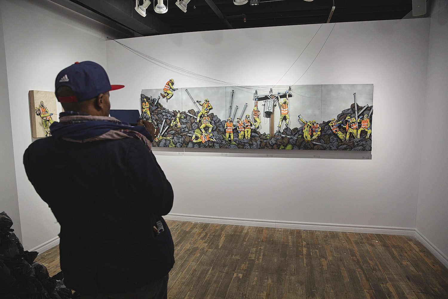 L'expo 'The orange cone festival'  un clin d’œil aux cônes oranges de Montréal [Photo]