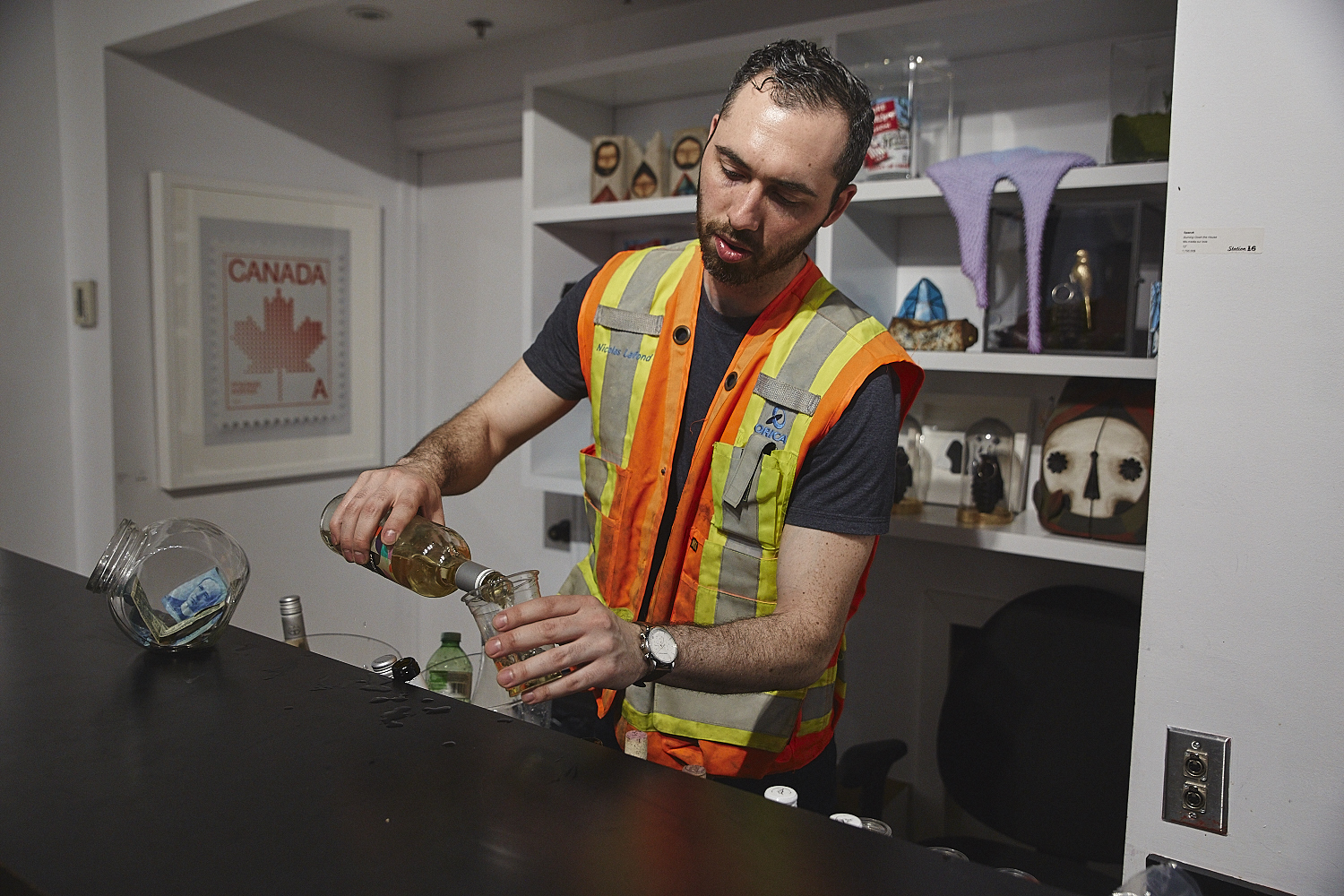L'expo 'The orange cone festival'  un clin d’œil aux cônes oranges de Montréal [Photo]