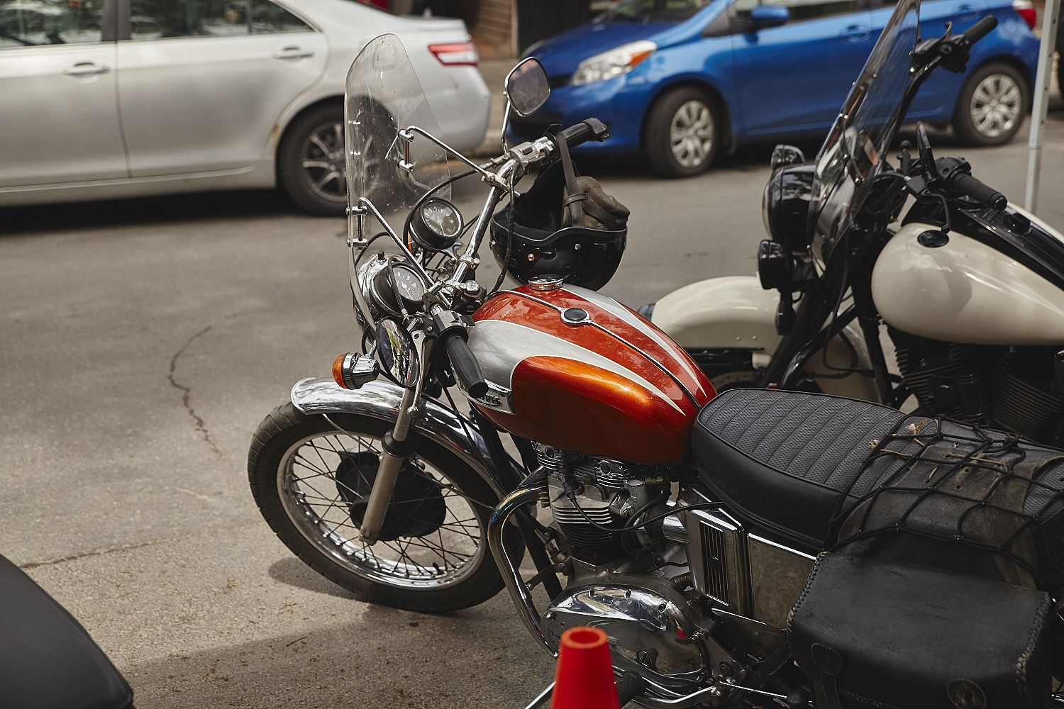 Motos, arts et spectacles sur la Plaza pour Roll the Bones [Photos]