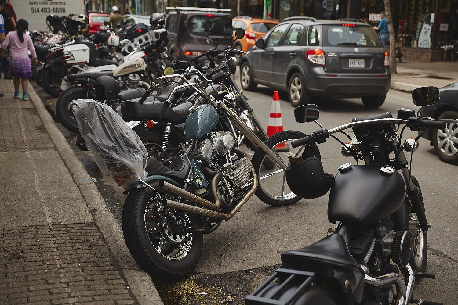 Motos, arts et spectacles sur la Plaza pour Roll the Bones [Photos]