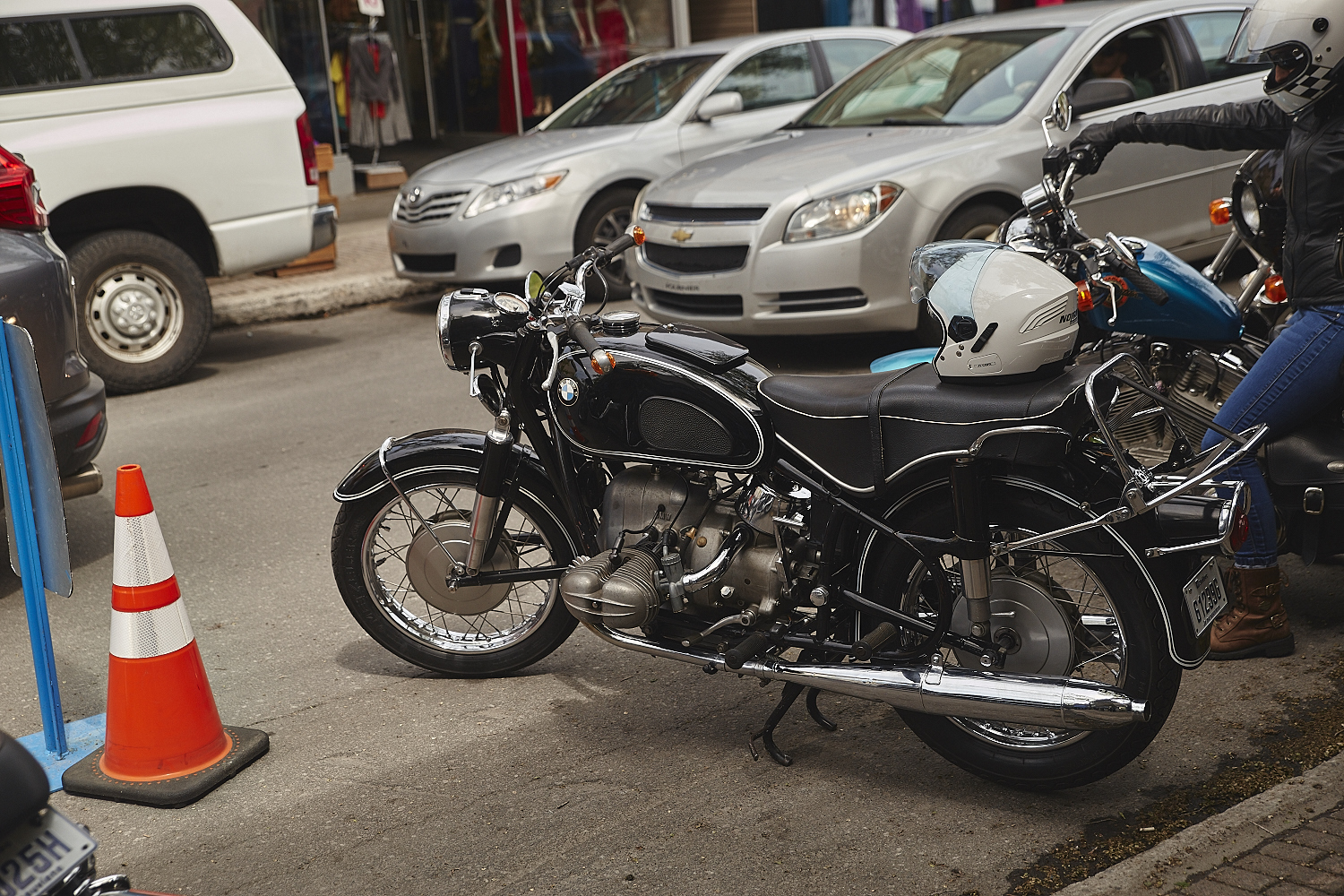 Motos, arts et spectacles sur la Plaza pour Roll the Bones [Photos]