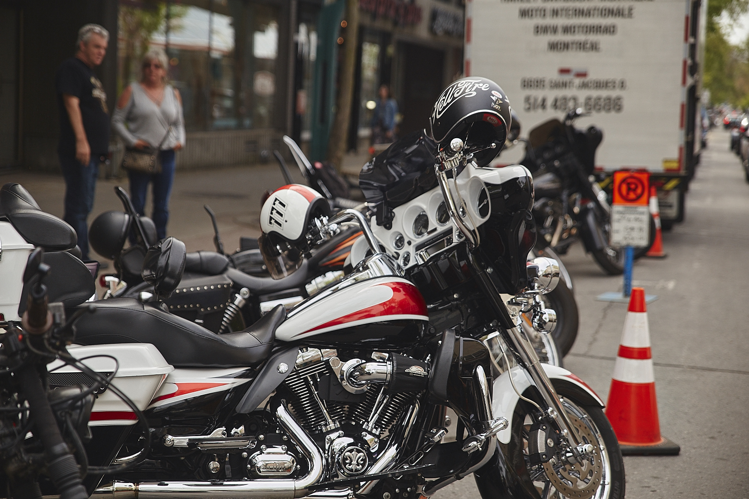 Motos, arts et spectacles sur la Plaza pour Roll the Bones [Photos]