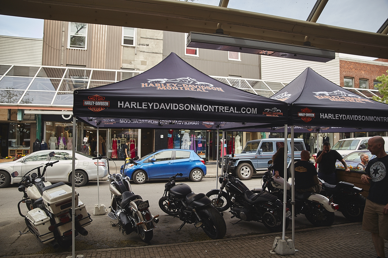 Motos, arts et spectacles sur la Plaza pour Roll the Bones [Photos]