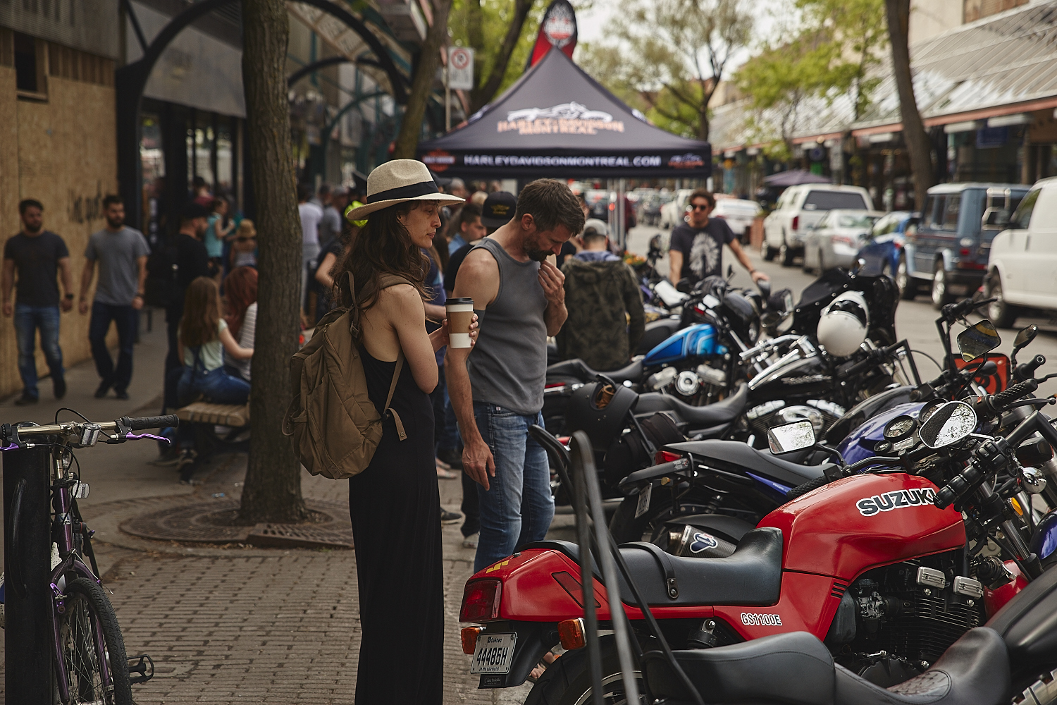 Motos, arts et spectacles sur la Plaza pour Roll the Bones [Photos]