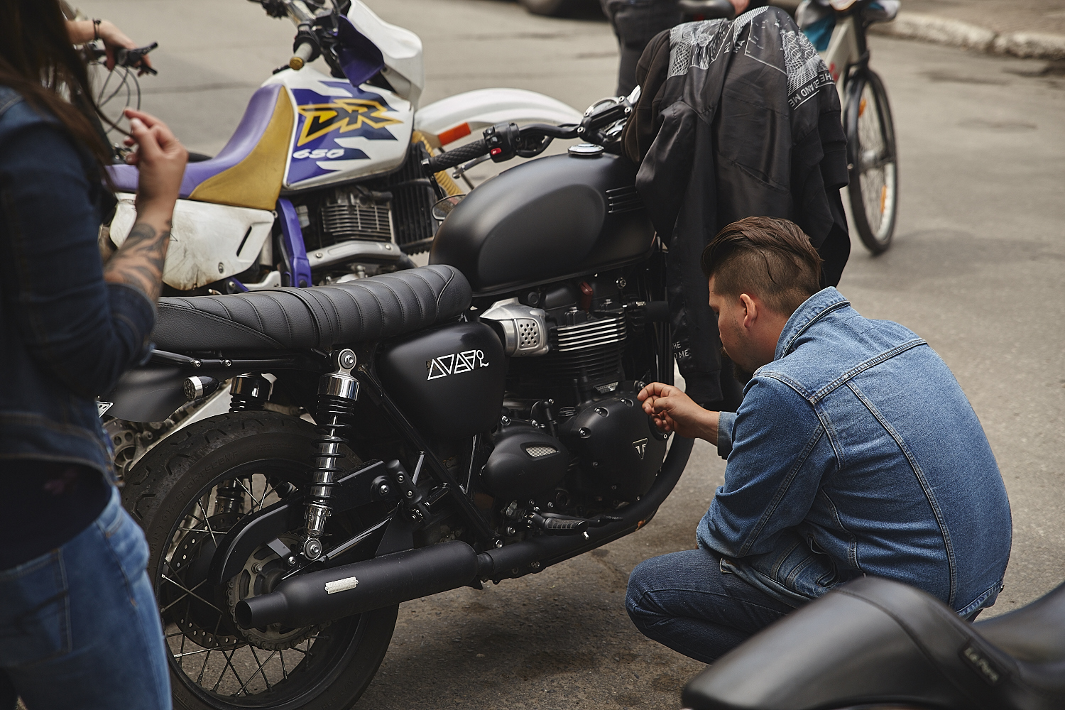 Motos, arts et spectacles sur la Plaza pour Roll the Bones [Photos]