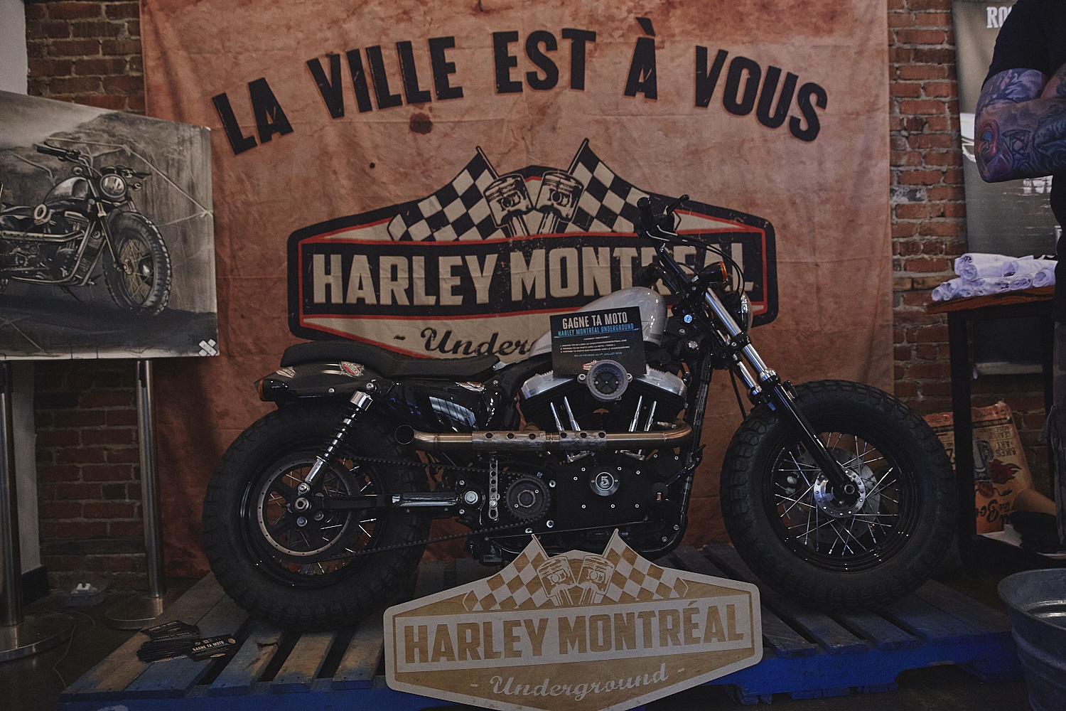 Motos, arts et spectacles sur la Plaza pour Roll the Bones [Photos]