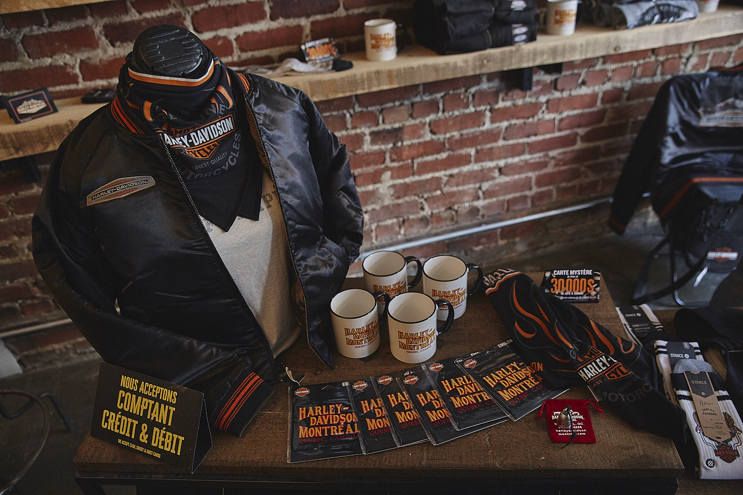 Motos, arts et spectacles sur la Plaza pour Roll the Bones [Photos]
