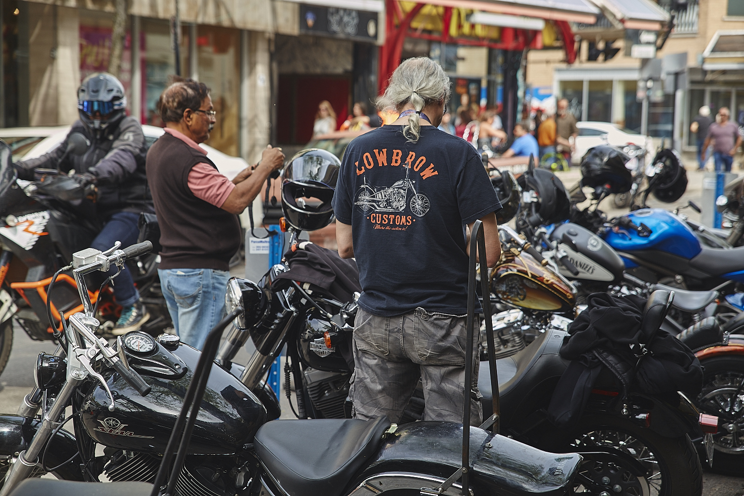 Motos, arts et spectacles sur la Plaza pour Roll the Bones [Photos]