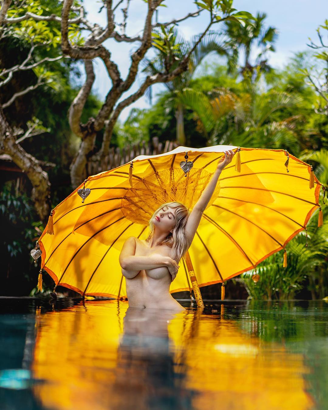 Sara Underwood nous en met plein la vue à Bali [NSFW]