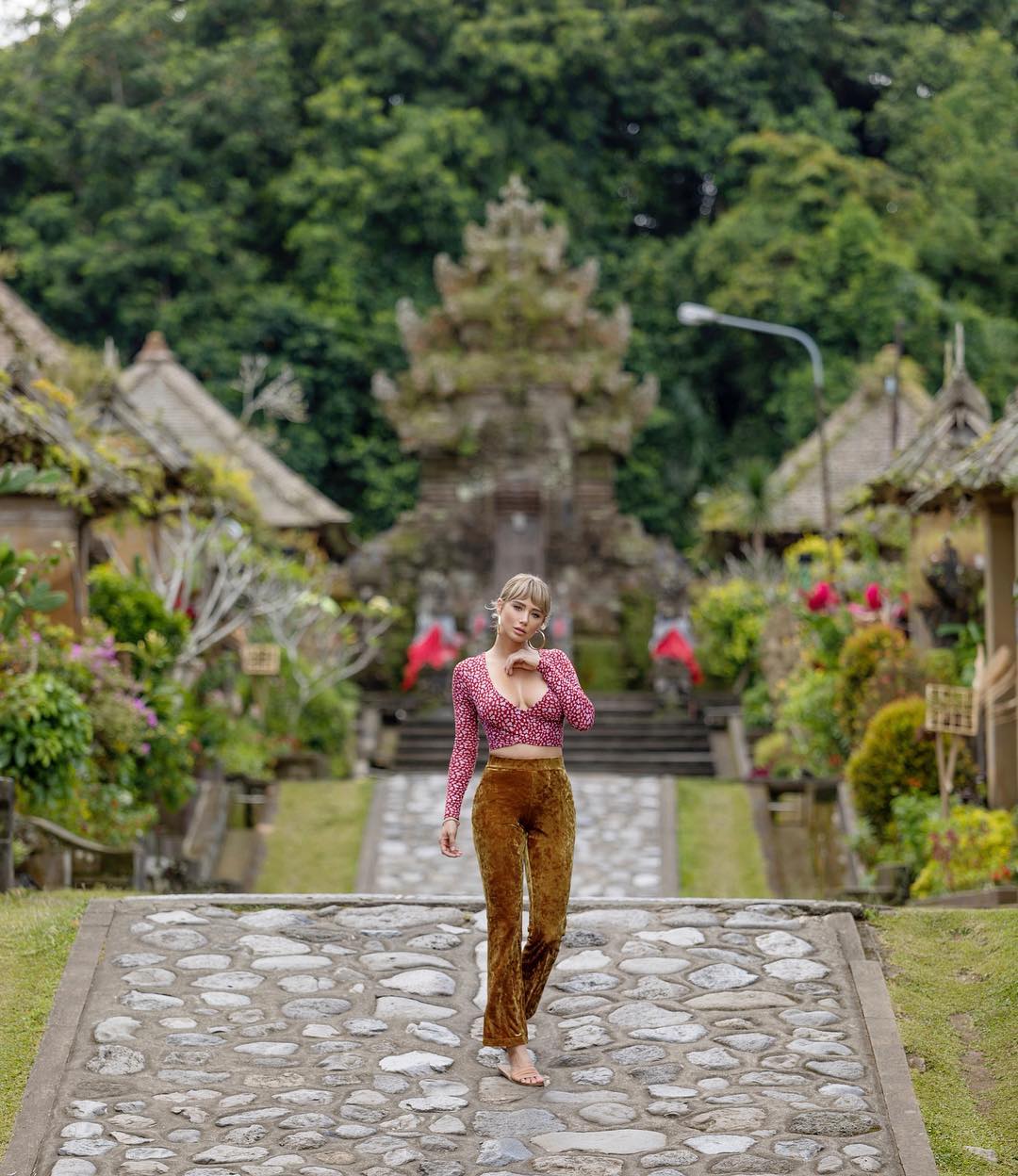 Sara Underwood nous en met plein la vue à Bali [NSFW]