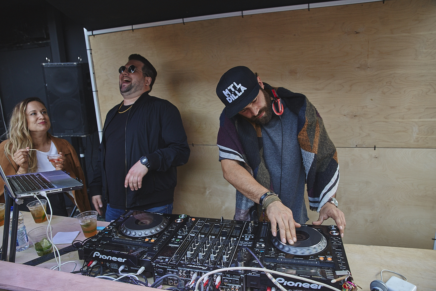 Le Festival MURAL décolle avec un 5 à 7 privé festif et artistique [Photos]