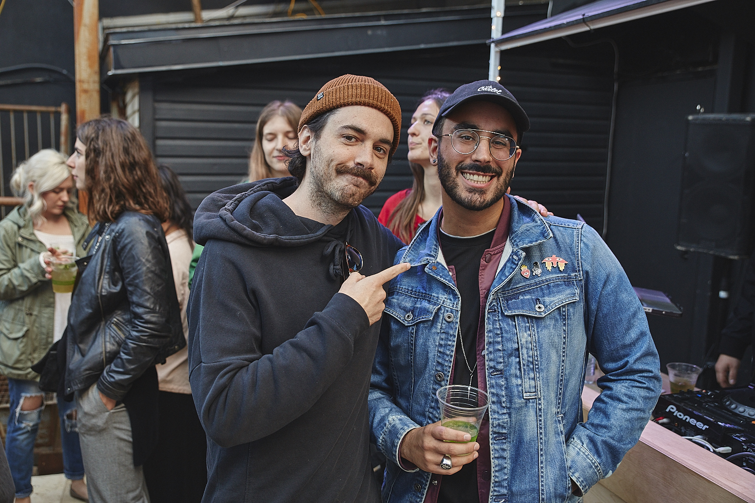 Le Festival MURAL décolle avec un 5 à 7 privé festif et artistique [Photos]