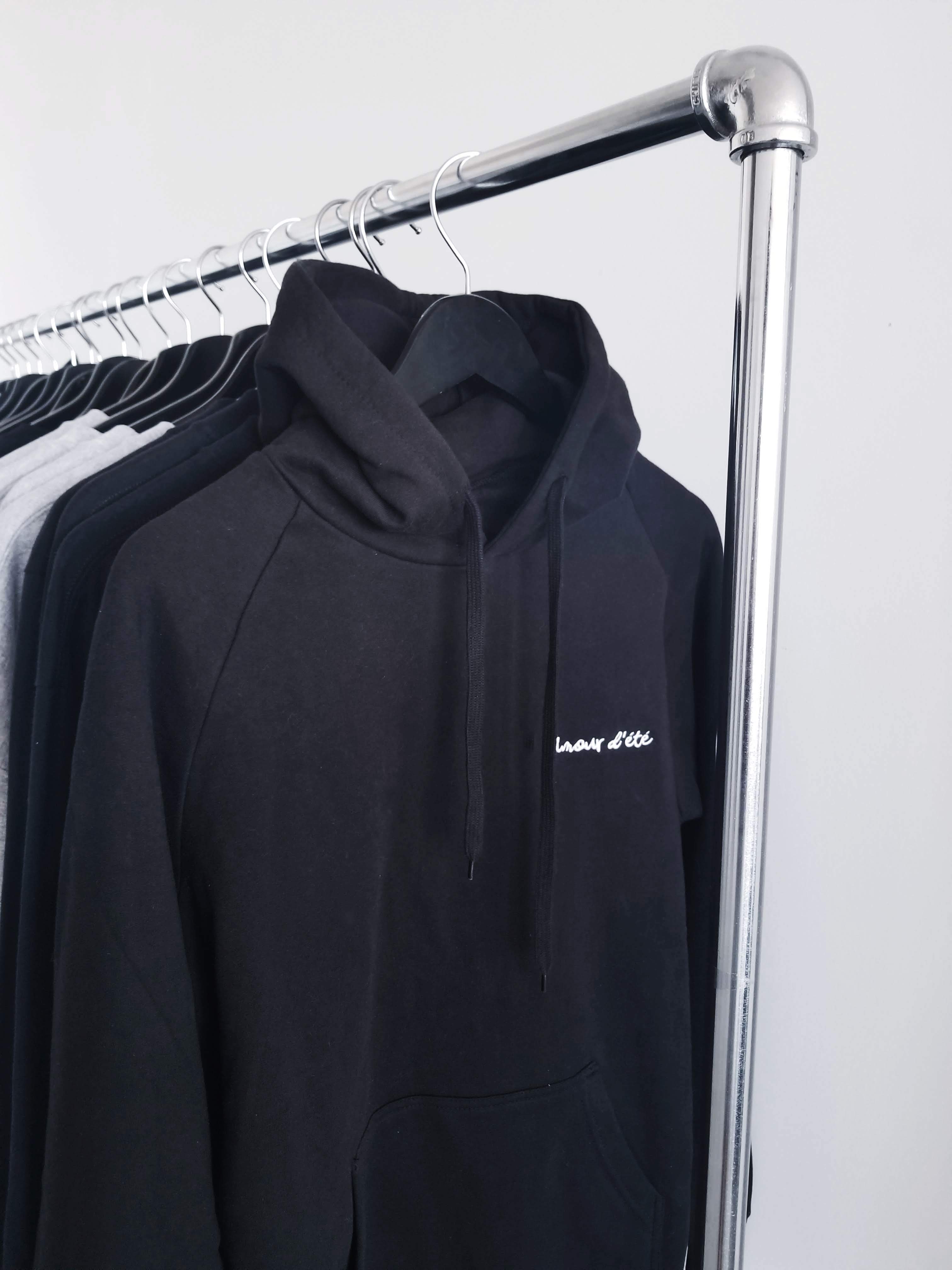 Aire commune lance une collection de vêtements d'été trop chill [Lookbook]