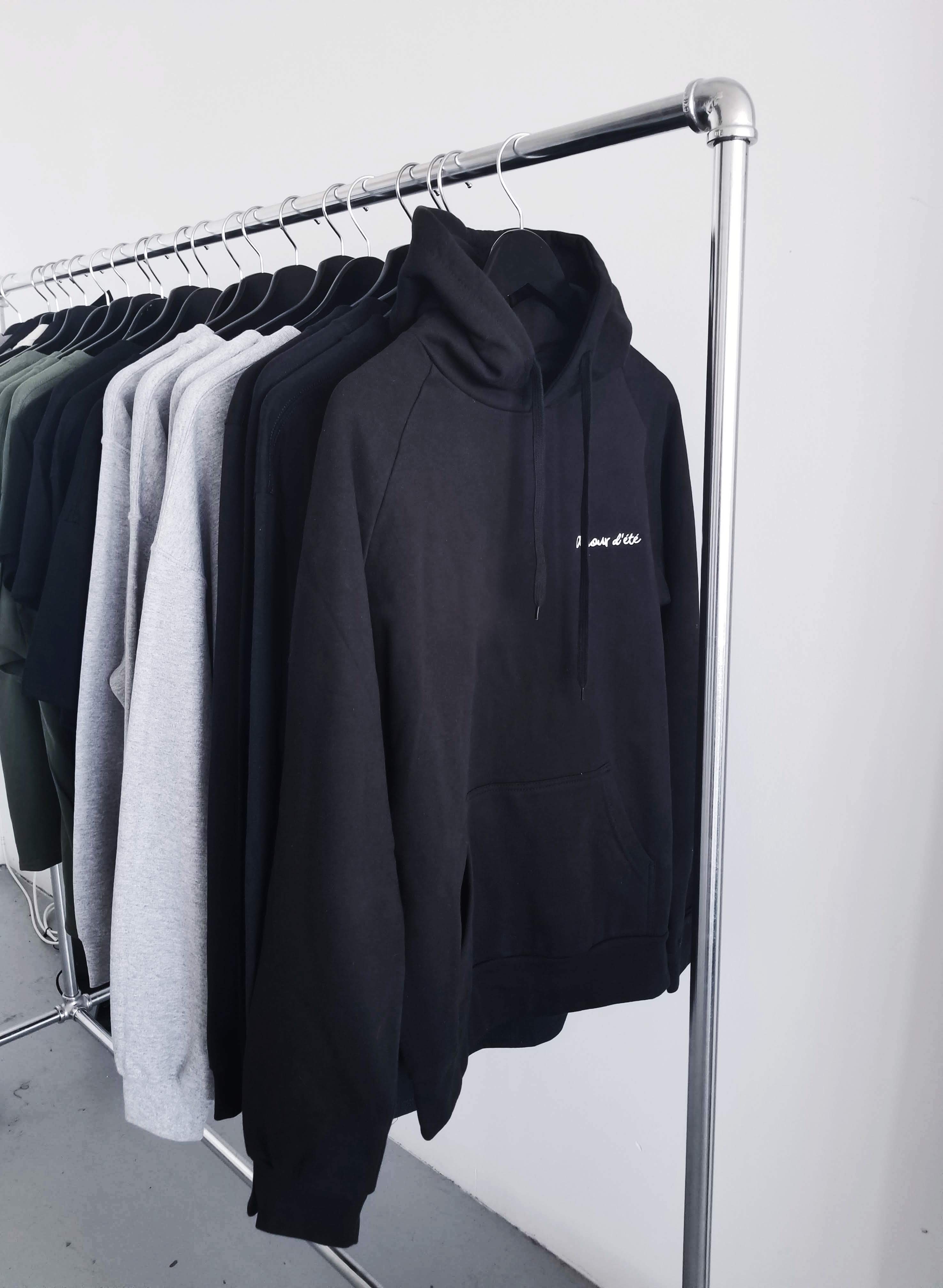 Aire commune lance une collection de vêtements d'été trop chill [Lookbook]