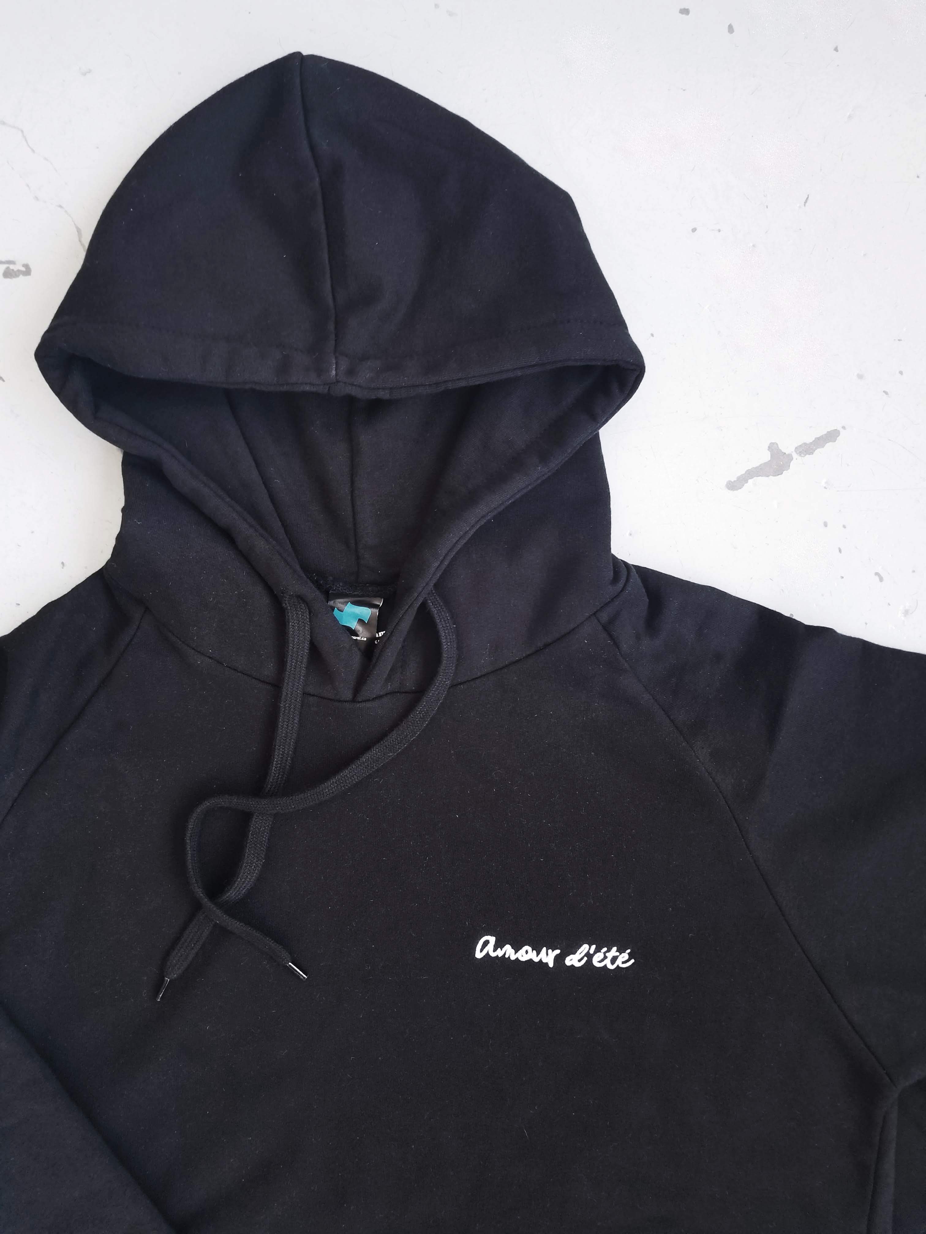 Aire commune lance une collection de vêtements d'été trop chill [Lookbook]