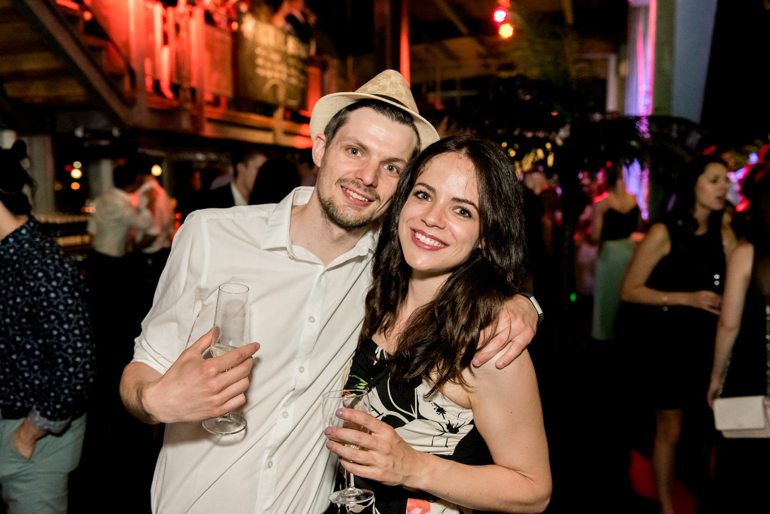 Beaucoup de beau monde et de chemises fleuries au Bal Tel-jeunes! [Photos]